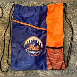 New York Mets Lightweight Drawstring Bag with Zipper Pocket and Bottle Holder